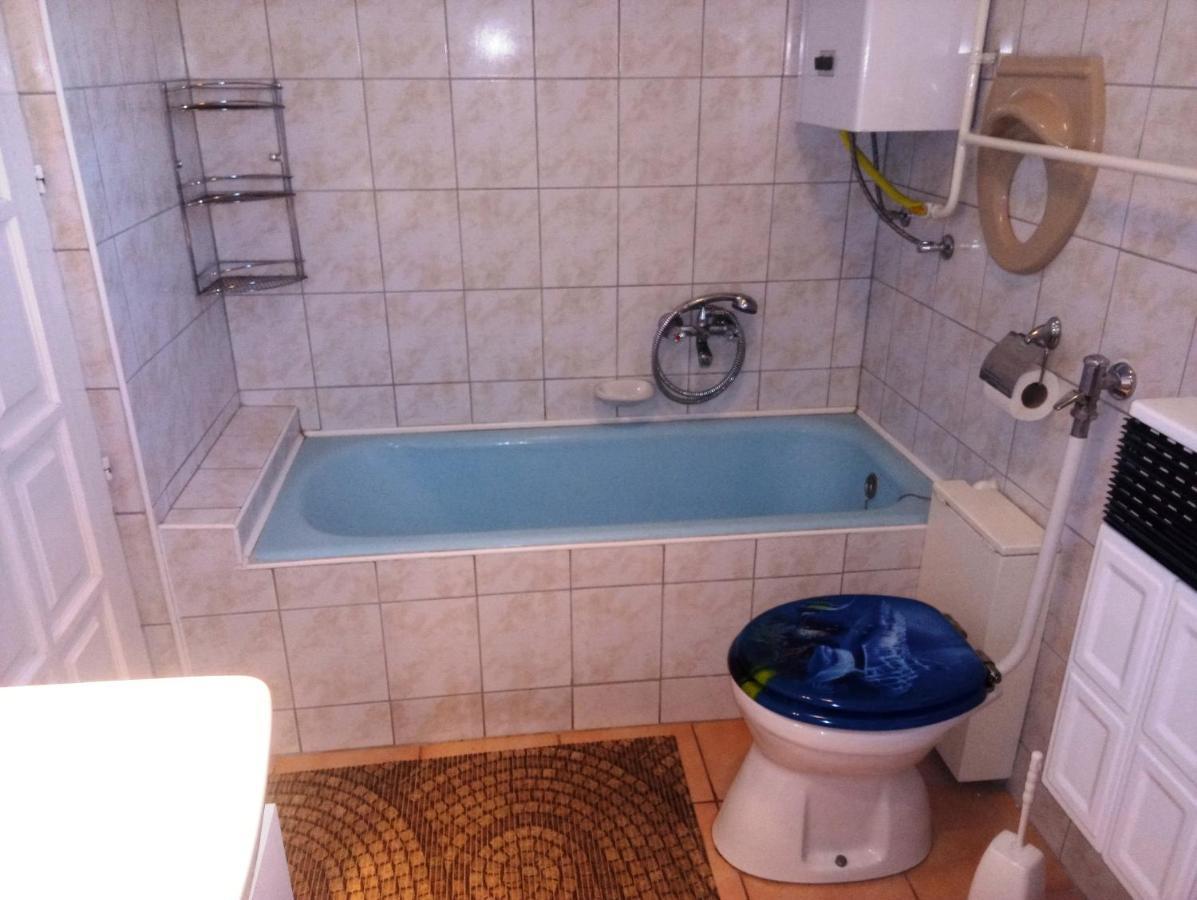 Szivarvany Apartman Дьюла Экстерьер фото
