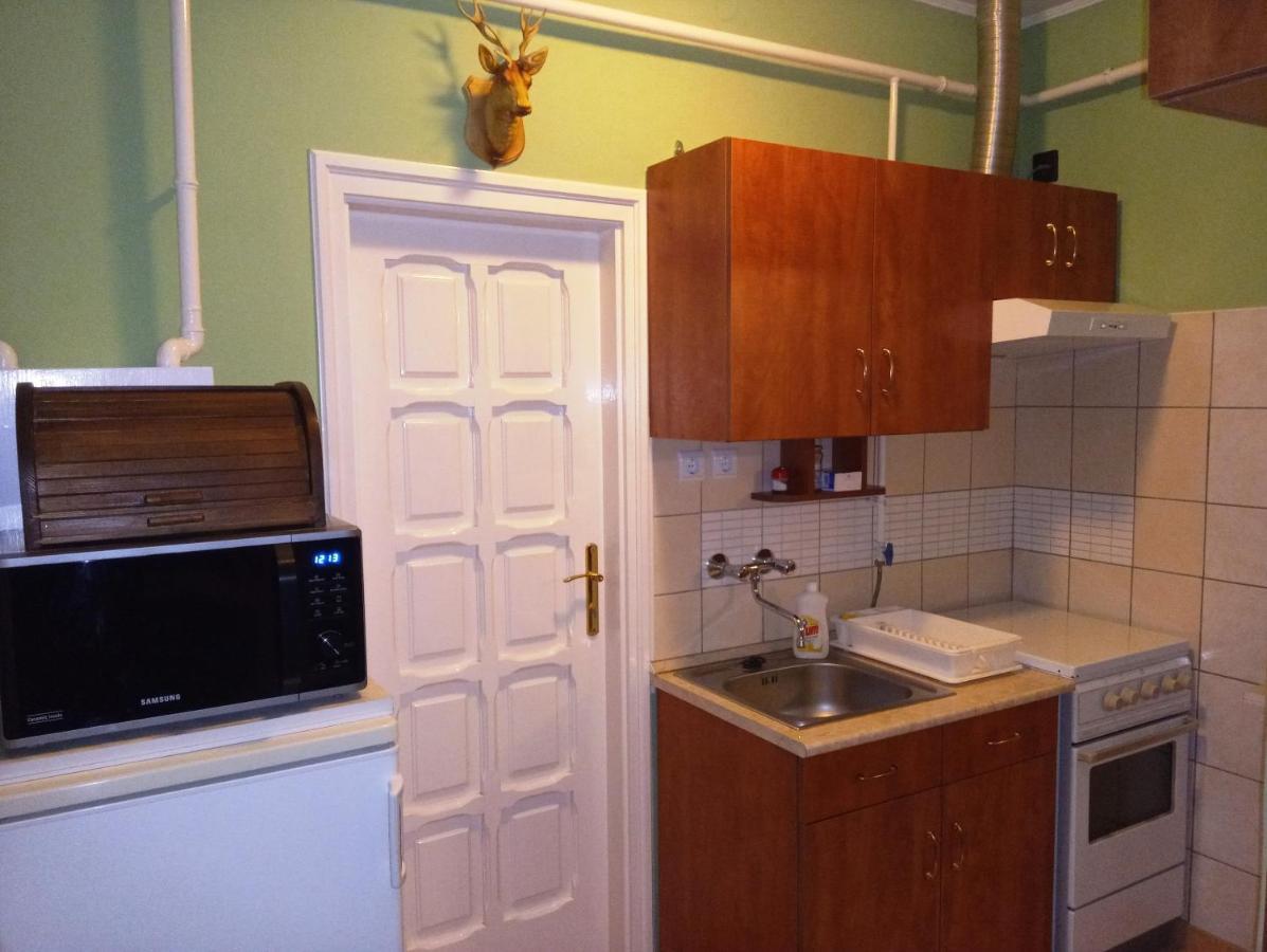 Szivarvany Apartman Дьюла Экстерьер фото
